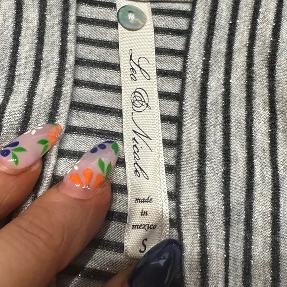 Lea Nicole Long Sleeve Gray Cowl Neck Shirt in Small - Picture 2 of 2